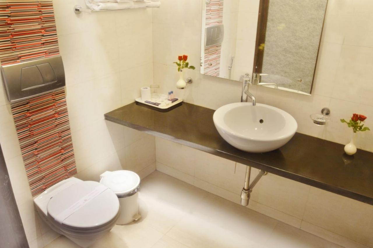 Ashraya International Hotel Bangalore Eksteriør bilde